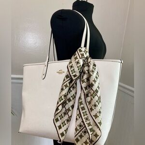 ECHO‎ signed vintage scarf, Chinon/Silk, EUC